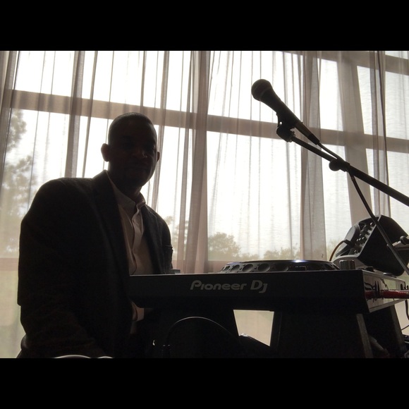 Meet your Posher, Mart - Picture 1 of 1